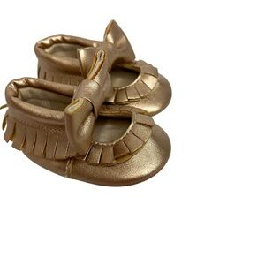 New Baby Infant White Fringed Moccasin Style Mary Jane with Bow 4” Boutique